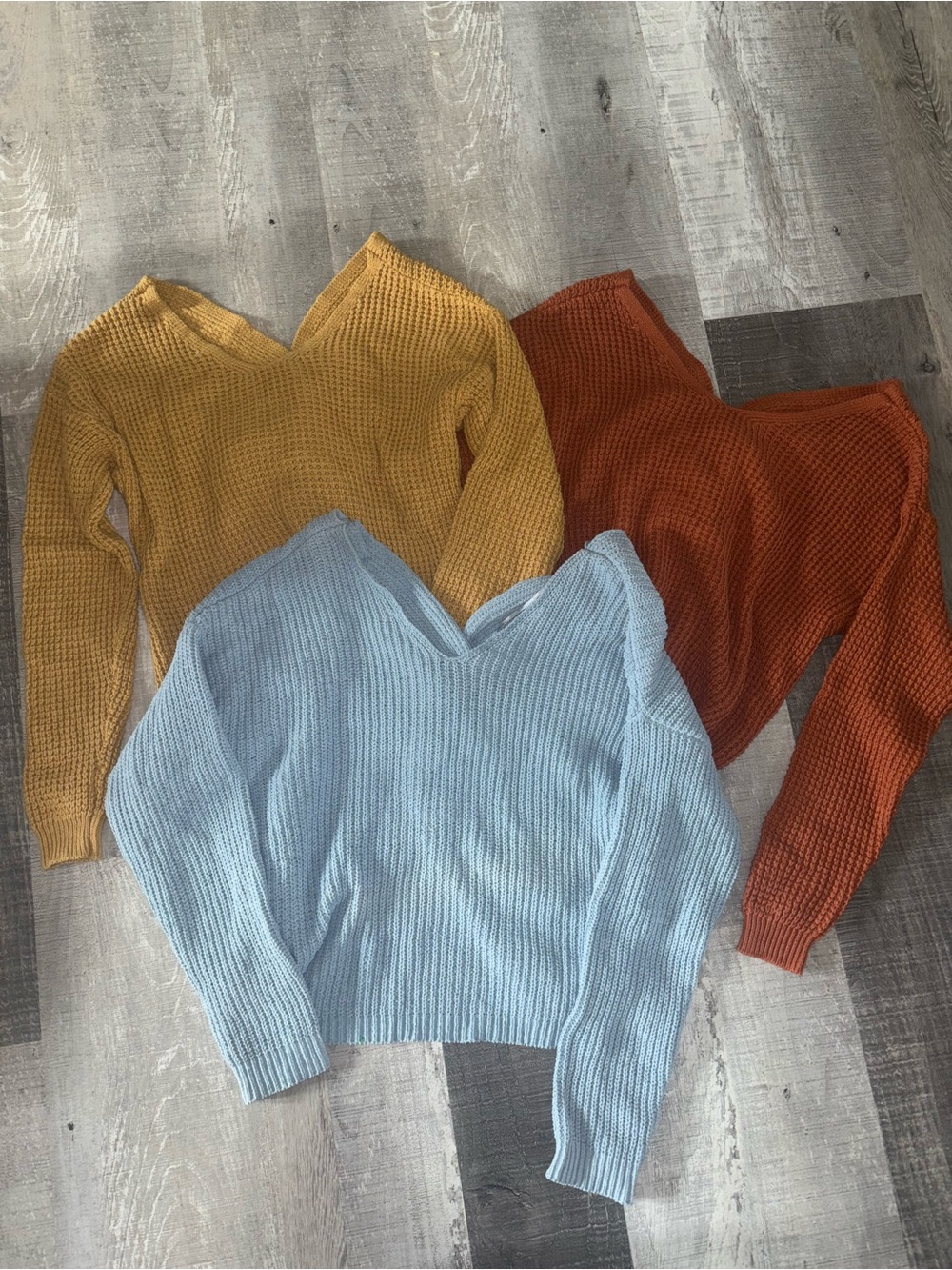 🍁NEW moon & madison V-Neck Sweater Trio in Light Blue, Mustard & Rust